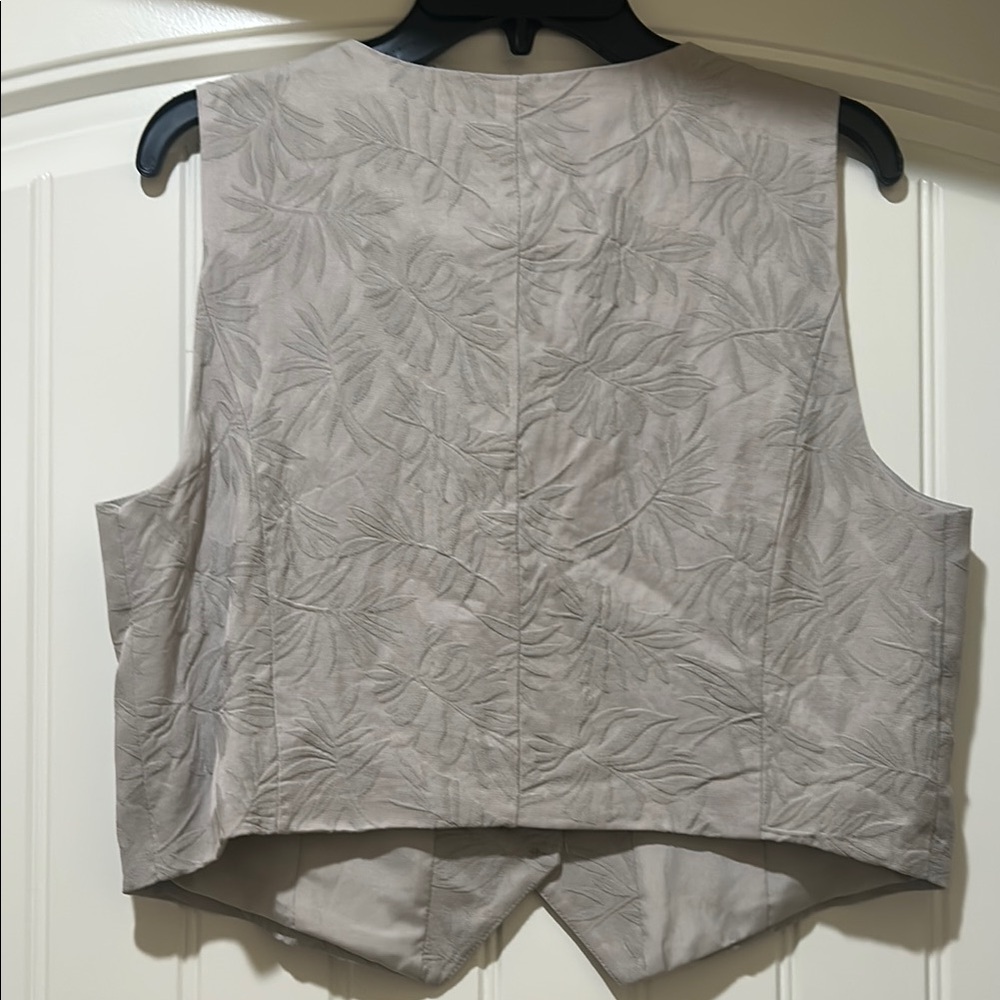 House of Harlow Gray Embroidered Button-Up Vest - Picture 5 of 5